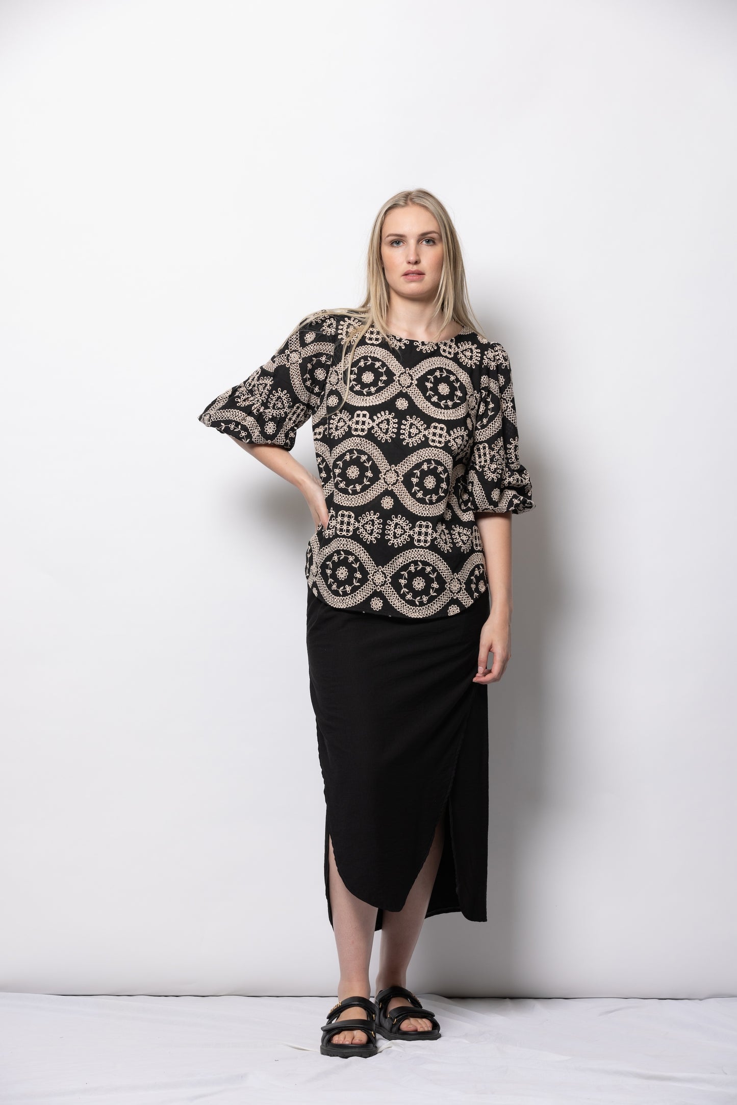Direction Top | Black/Cream